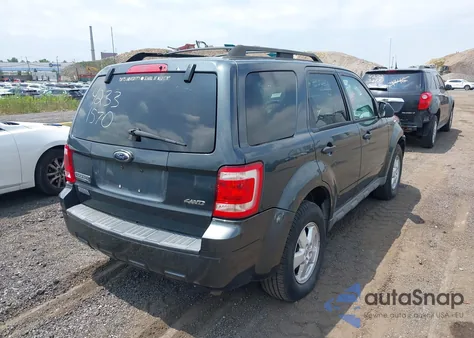 2009 Ford Escape Xlt z USA, uszkodzony, nr VIN 1FMCU93G39KB28146